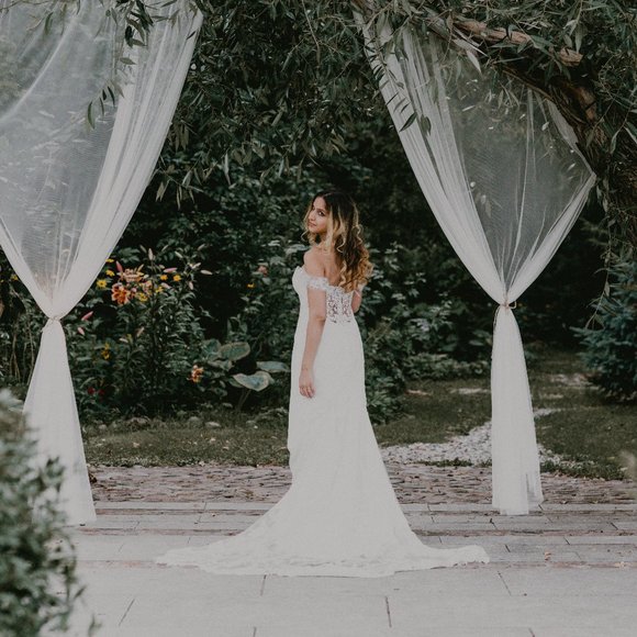 Pronovia Barcelona Wedding Dress. Size 12. White - Ivory - Picture 6 of 15